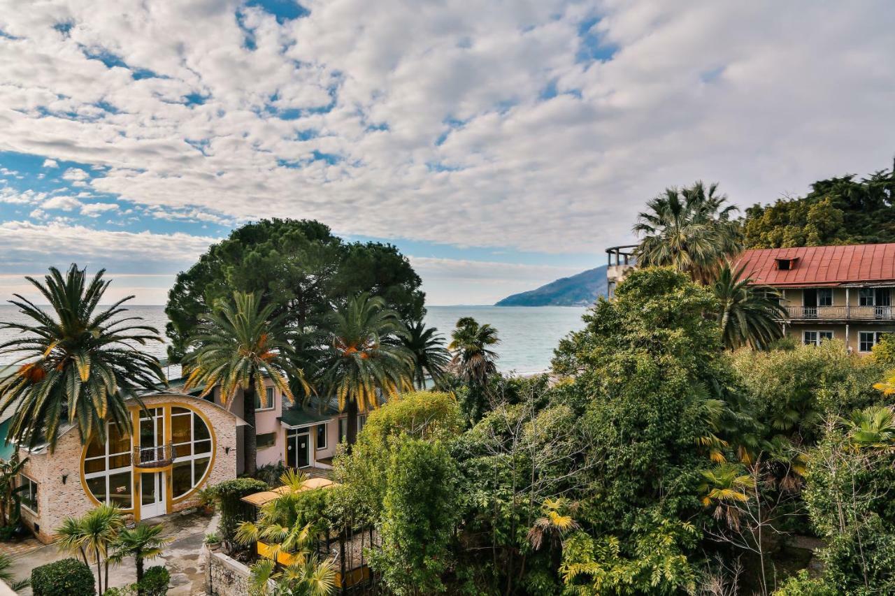 Old Gagra Hotel Exterior foto