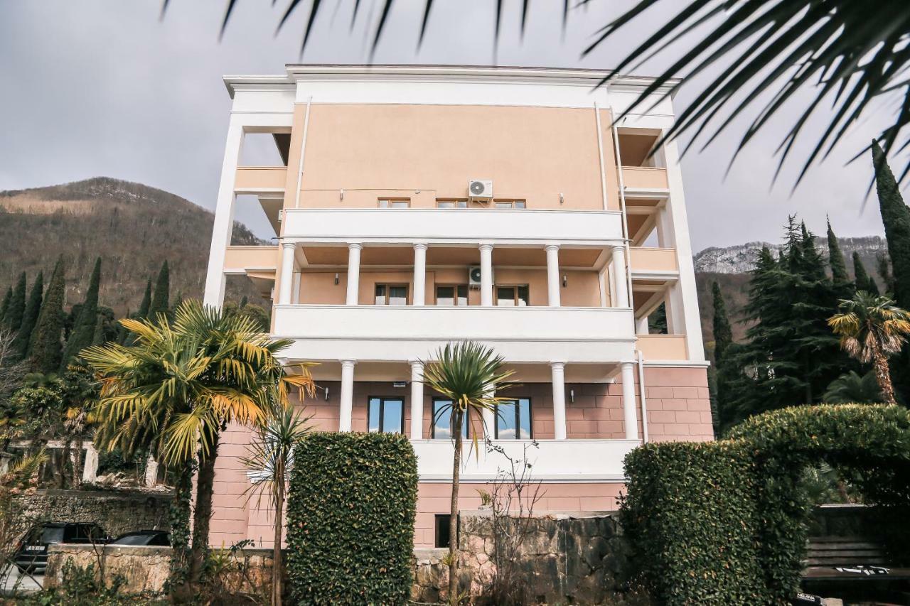 Old Gagra Hotel Exterior foto