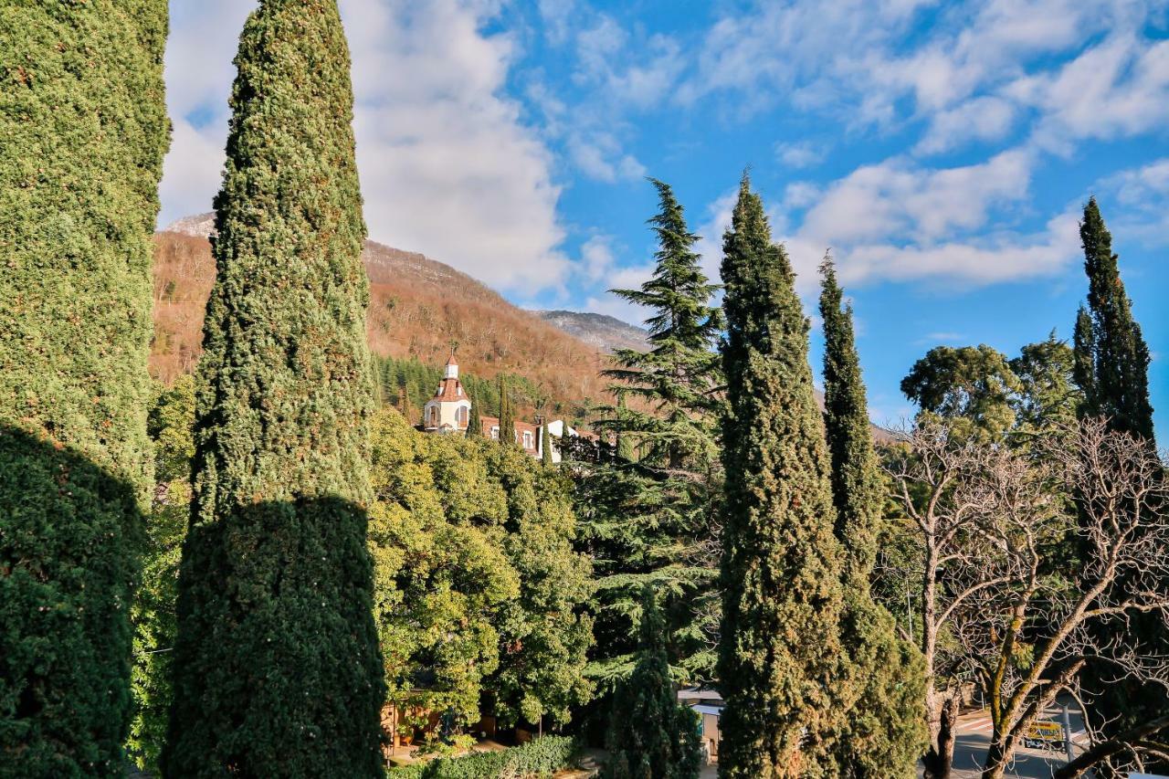 Old Gagra Hotel Exterior foto