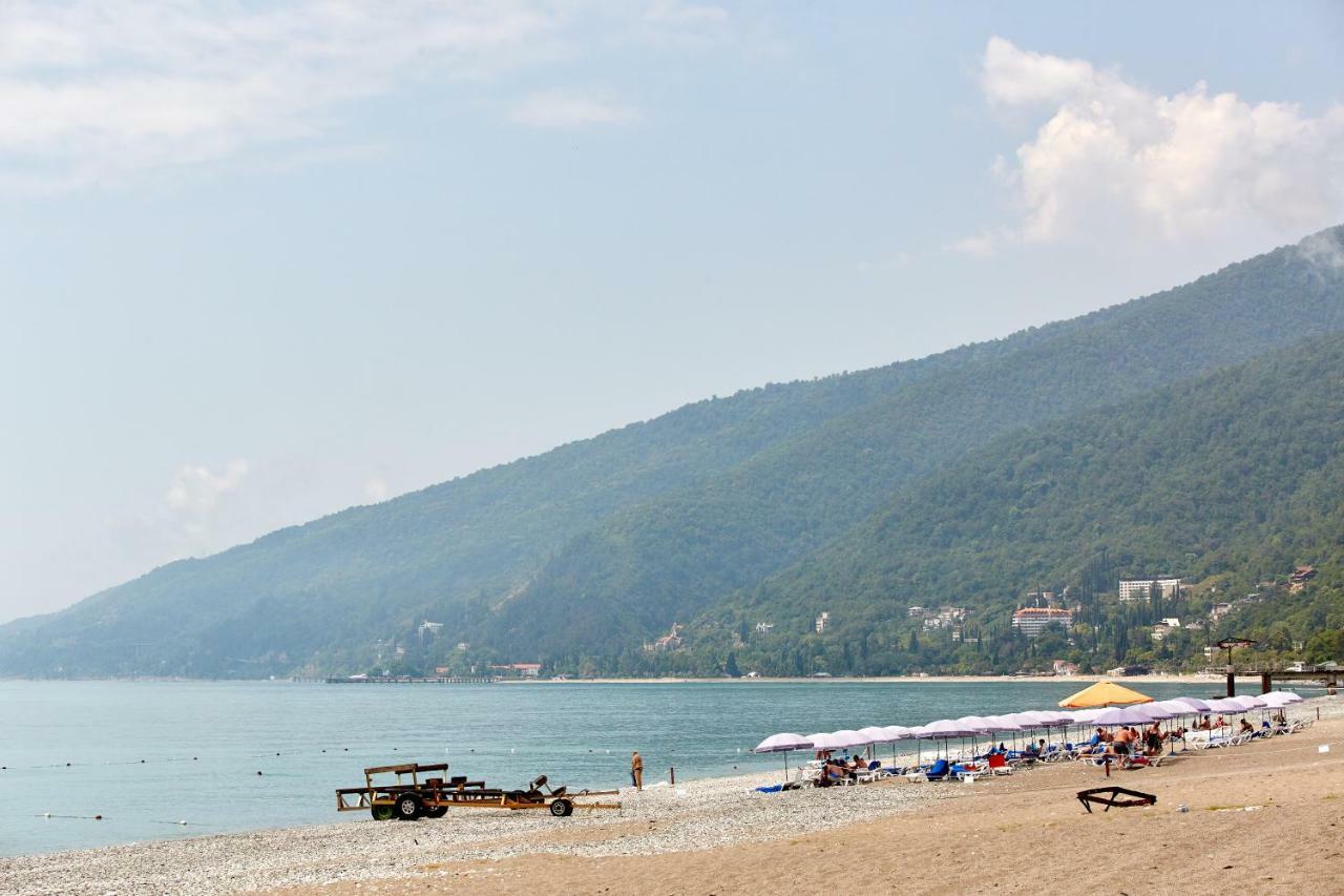 Old Gagra Hotel Exterior foto