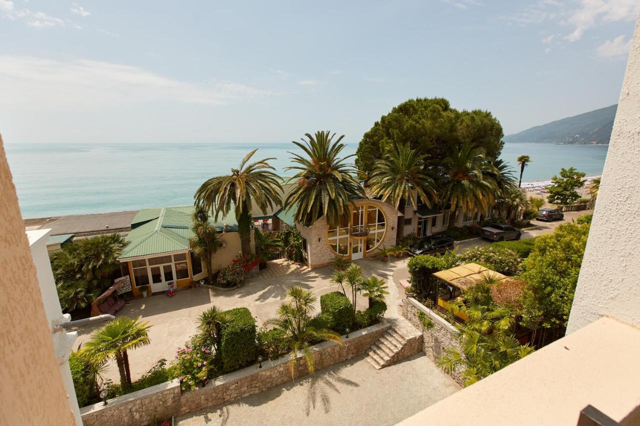 Old Gagra Hotel Exterior foto